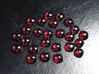 Almandine Garnet 6 x 6 mm winered - cushion cabochon