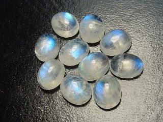 Rainbow Moonstone 10 x 8 mm - oval cabochon