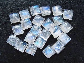 Rainbow Moonstone 6 x 6 mm - square cabochon
