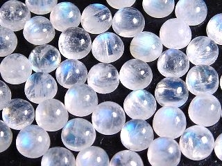 Rainbow Moonstone 6 x 6 mm - round cabochon