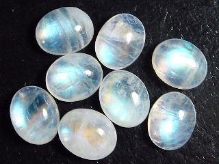 Rainbow Moonstone 11 x 9 mm - oval cabochon