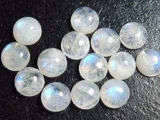 Rainbow Moonstone 8 x 8 mm - round cabochon