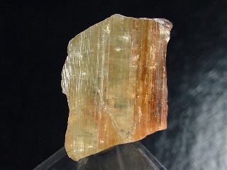 Scapolite rare bicolor crystal 19 mm - Gairo, Tanzania