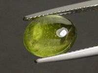 Vesuvianite / Idocrase - 3,67 Ct. cabochon - Sri Lanka