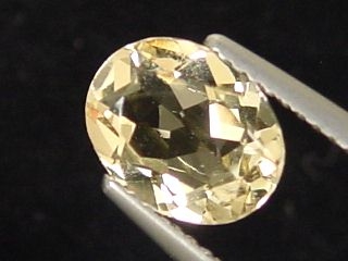 Beryl / Heliodor 1,61 Ct. bright yellow - oval SI