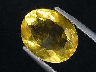 Fluorite 7,08 Ct. - intense yellow - oval Brazil