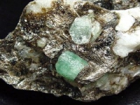 Emerald specimen 73 mm - fine crystals - Ural, Russia