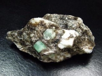 Emerald specimen 73 mm - fine crystals - Ural, Russia