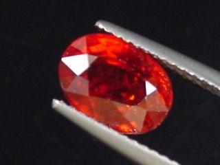 Spessartite Garnet 3,15 Ct. oval - fiery orange red - Tanzania