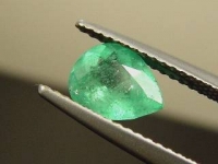 Emerald 0,99 Ct. - fine green pear - Brazil