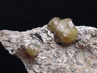Grossular Garnet specimen 25 mm - rich - Ural Russia