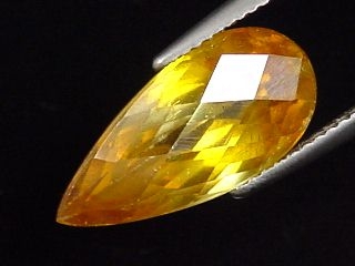 Sphalerite / Zinkblende 7,23 Ct. fine pear Brazil