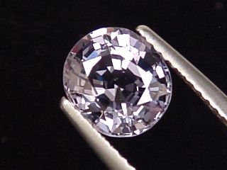 Spinel 1,91 Ct. - oval - Sri Lanka