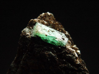 Smaragd Kristall Stufe 34 mm - Habachtal, Österreich