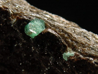 Smaragd Kristall Stufe 39 mm - Habachtal, Österreich