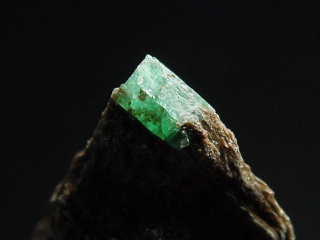 Smaragd Kristall Stufe 32 mm - Habachtal, Österreich