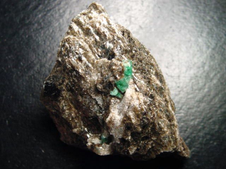 Smaragd Kristall Zwilling Stufe 54 mm - Habachtal, Österreich