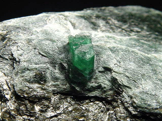 Smaragd Kristall Stufe 45 mm - Habachtal, Österreich