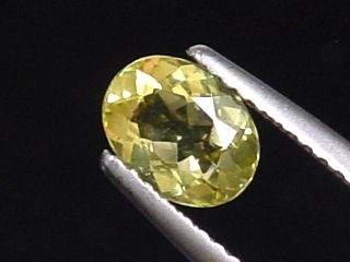 Chrysoberyl 7 x 5 mm oval cut - fine yellow - Brazil