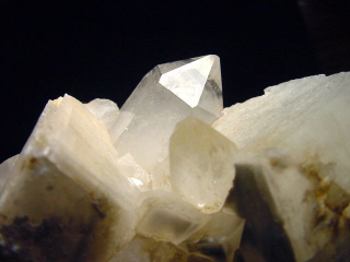 Bergkristall mit Calcit Stufe 81 mm - Graubünden, Schweiz