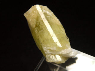 Brazilianite crystal 37 mm - Linopolis, Brazil