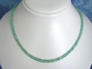 Emerald necklace 61,70 Ct. pastel green faceted