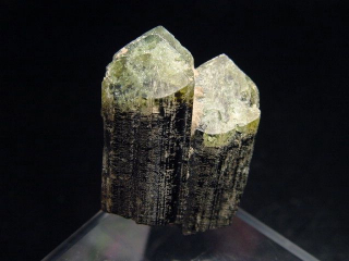 Turmalin Kristall Zwilling 32 mm zweifarbig grün und schwarz Tansania