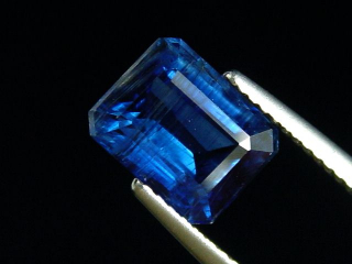 Kyanite / Disthen 3,26 Ct. fine blue octagon