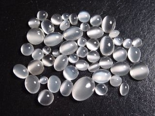 Moonstone 50,18 Ct. cabochon lot - 53 pieces