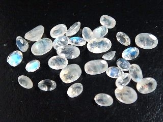 Rainbow Moonstone 20,06 Ct. lot - 31 pieces faceted
