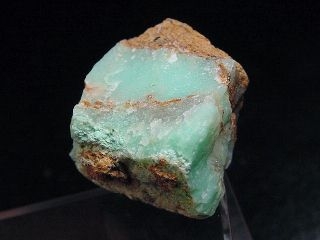 Chrysoprase specimen 26 mm - Niquelandia, Goias, Brazil
