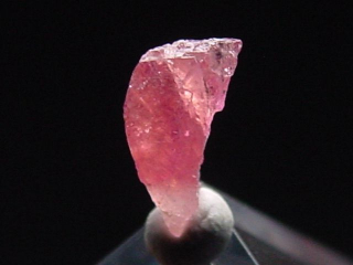 Pezzottait Kristall 7 mm selten - Ambavalosa, Madag.