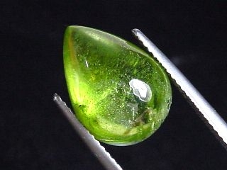 Peridot 8,50 Ct. - applegreen - 15 x 11 mm pear cabochon
