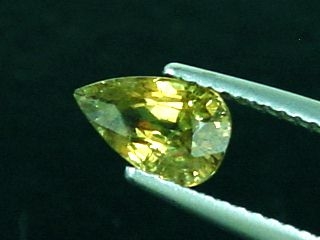 Demantoid 1,36 Ct. - fine pear - Ural, Russia