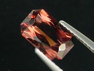 Spinel 1,96 Ct. - scissor cut - Sri Lanka