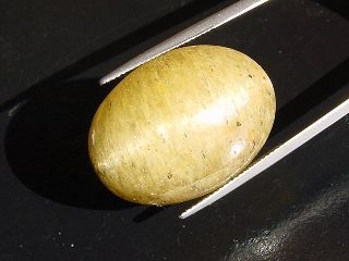 Apatit Katzenauge 73,76 Ct. - Oval Cabochon - Brasilien