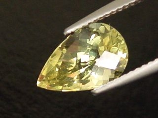 Apatite 3,70 Ct. yellow - perfect pear cut - Brazil