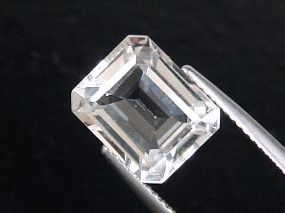 White Topaz 5,75 Ct. - octagon 11 x 9 mm