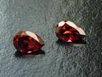 Almandine Garnet pair 3,06 Ct. - pears for earrings - India
