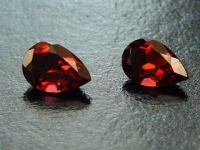 Almandine Garnet pair 3,06 Ct. - pears for earrings - India