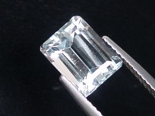 Blue Topaz 3,34 Ct. - untreated natural color - precision cut