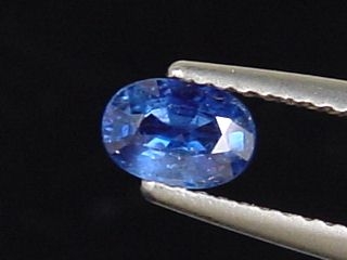 Blue Sapphire 0,76 Ct. oval - heated only - Sri Lanka