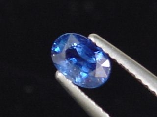 Blue Sapphire 0,76 Ct. oval - heated only - Sri Lanka