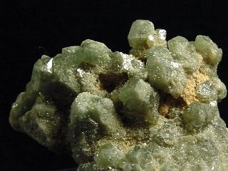 Demantoid specimen 33 mm - fine crystals - Madagascar