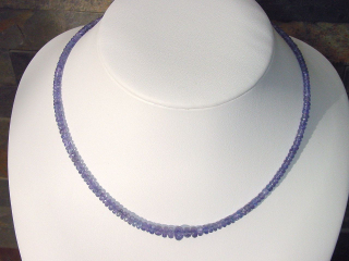 Tansanitkette 69,10 Ct. feine Qualität facettiert 45 - 48 cm