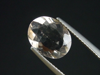Fluorite 3,42 Ct. cream color oval - Minas Gerais, Brazil