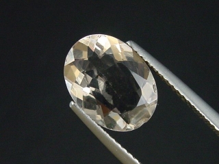 Fluorit 3,46 Ct. beige Oval - Minas Gerais, Brasilien