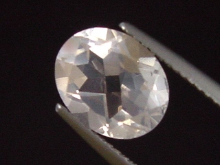 Rosenquarz 2,66 Ct. hellrosa 10 x 8 mm Oval