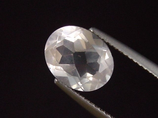 Rose Quartz 2,69 bright 10 x 8 mm oval
