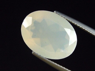 Facet cut Moonstone 7,63 Ct. oval